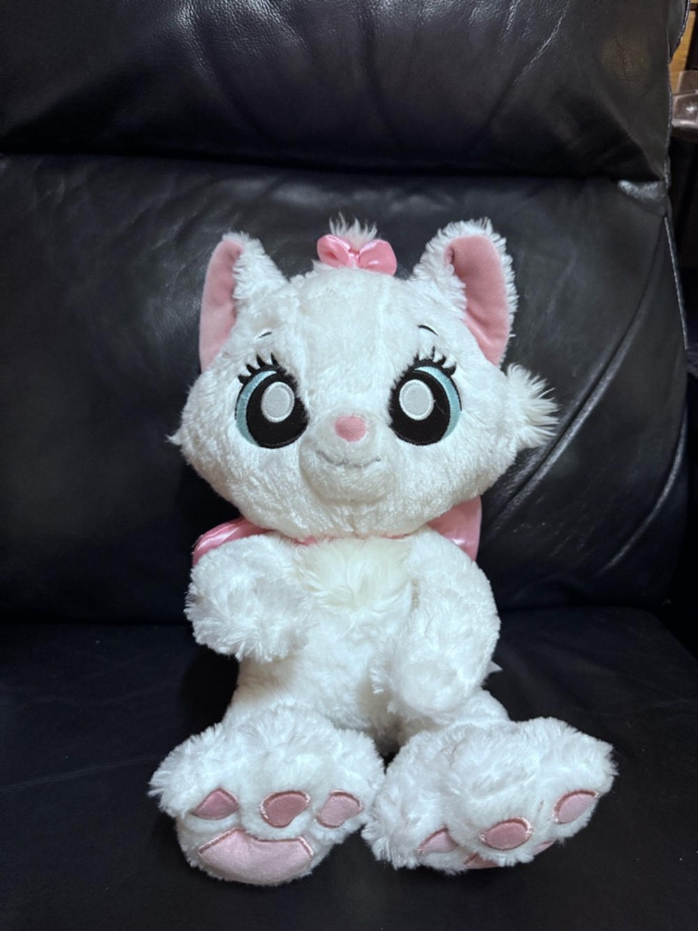 Disney Parks Marie Aristocats Plush 14" Big Feet Paws Stuffed Animal Cat Cuddly